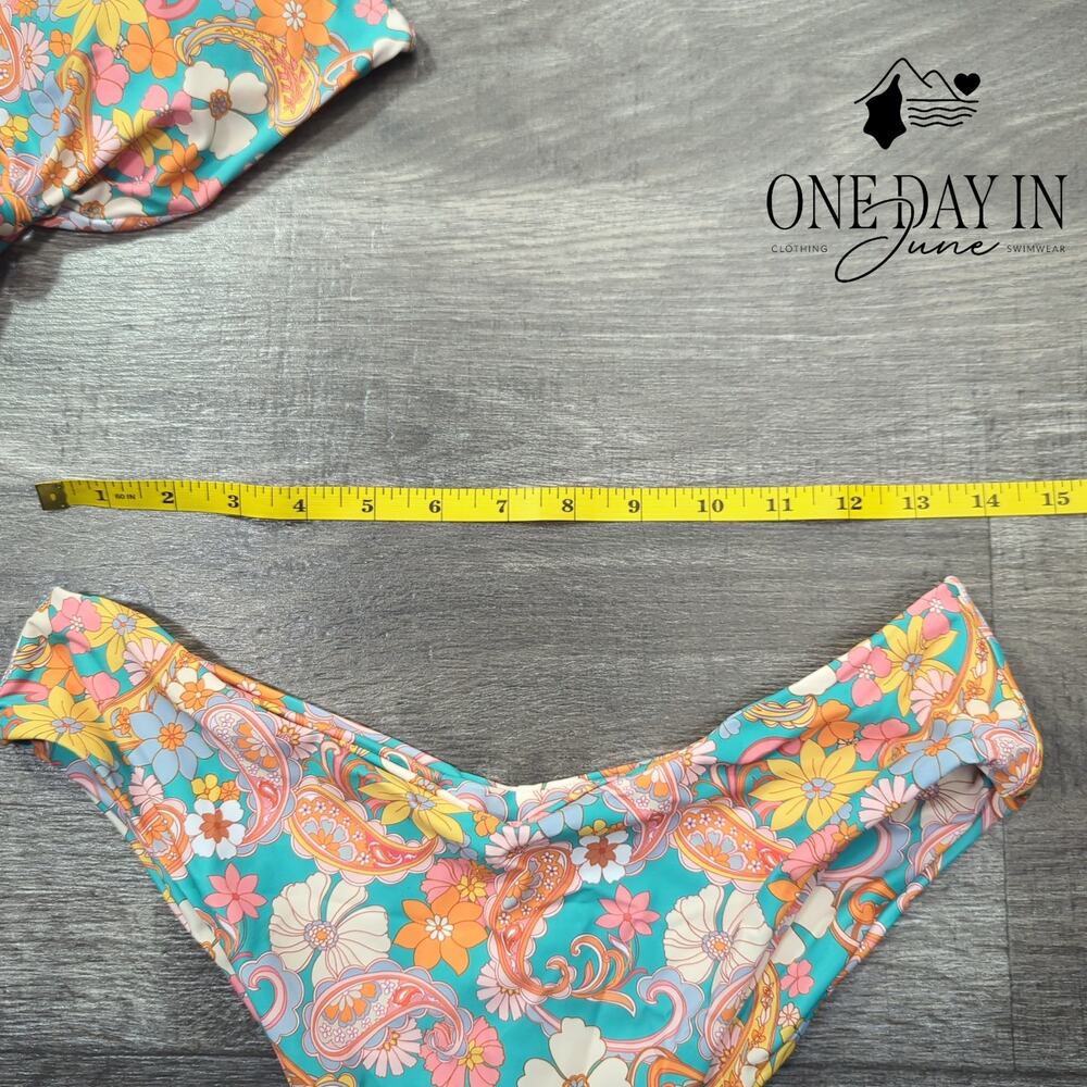 Charmo Knot Front Cheeky Bikini Swimsuit Size L - Picture 2 of 4